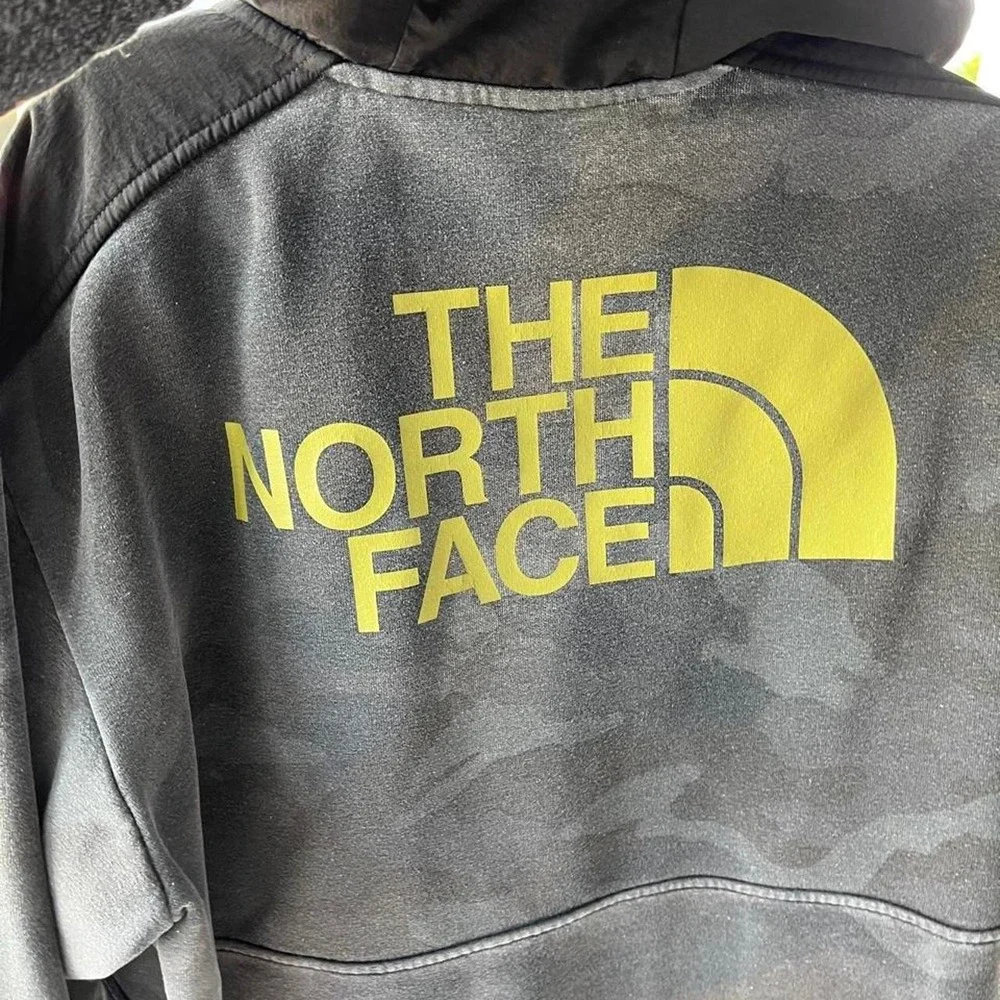 The North Face Men's Camo 3/4 Zip Sweatshirt Large